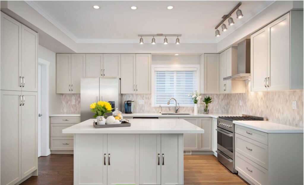 Идеи для интерьера с потолочными светильниками