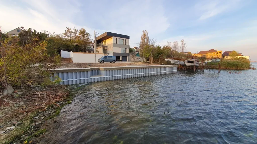 Почему стоит выбрать надежное железобетонное берегоукрепление