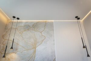 Чому українці все частіше встановлюють натяжні стелі