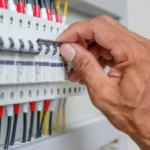 Як підготувати квартиру до блекауту і не спалити техніку при ввімкненні світла?