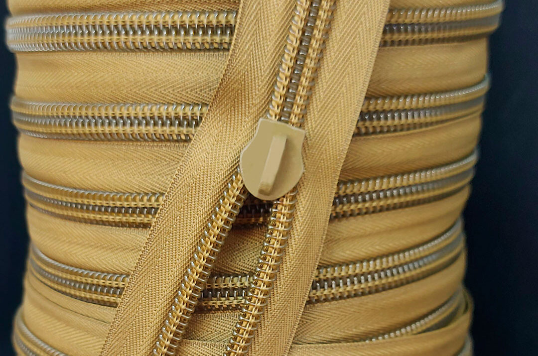 Рулонна блискавка на метраж: причини інвестувати в якість