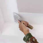 Чем проще и дешевле выровнять стены в доме из кирпича под чистовую отделку