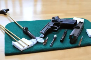 Засоби для догляду за зброєю: що потрібно для правильного обслуговування